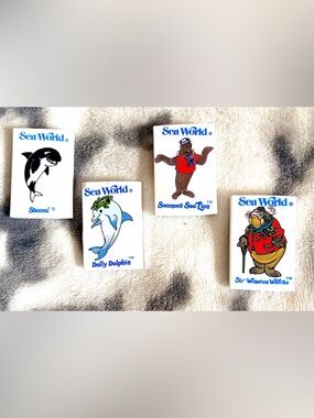 1985 SeaWorld “Shamu & his Crew” Mascot VTG Character Pencil Erasers (Lot of 4)